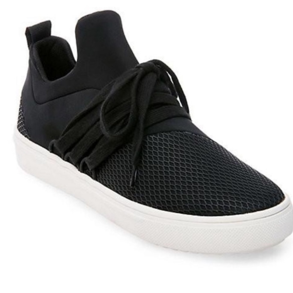 Women’s Steve Madden black lancer sneakers
